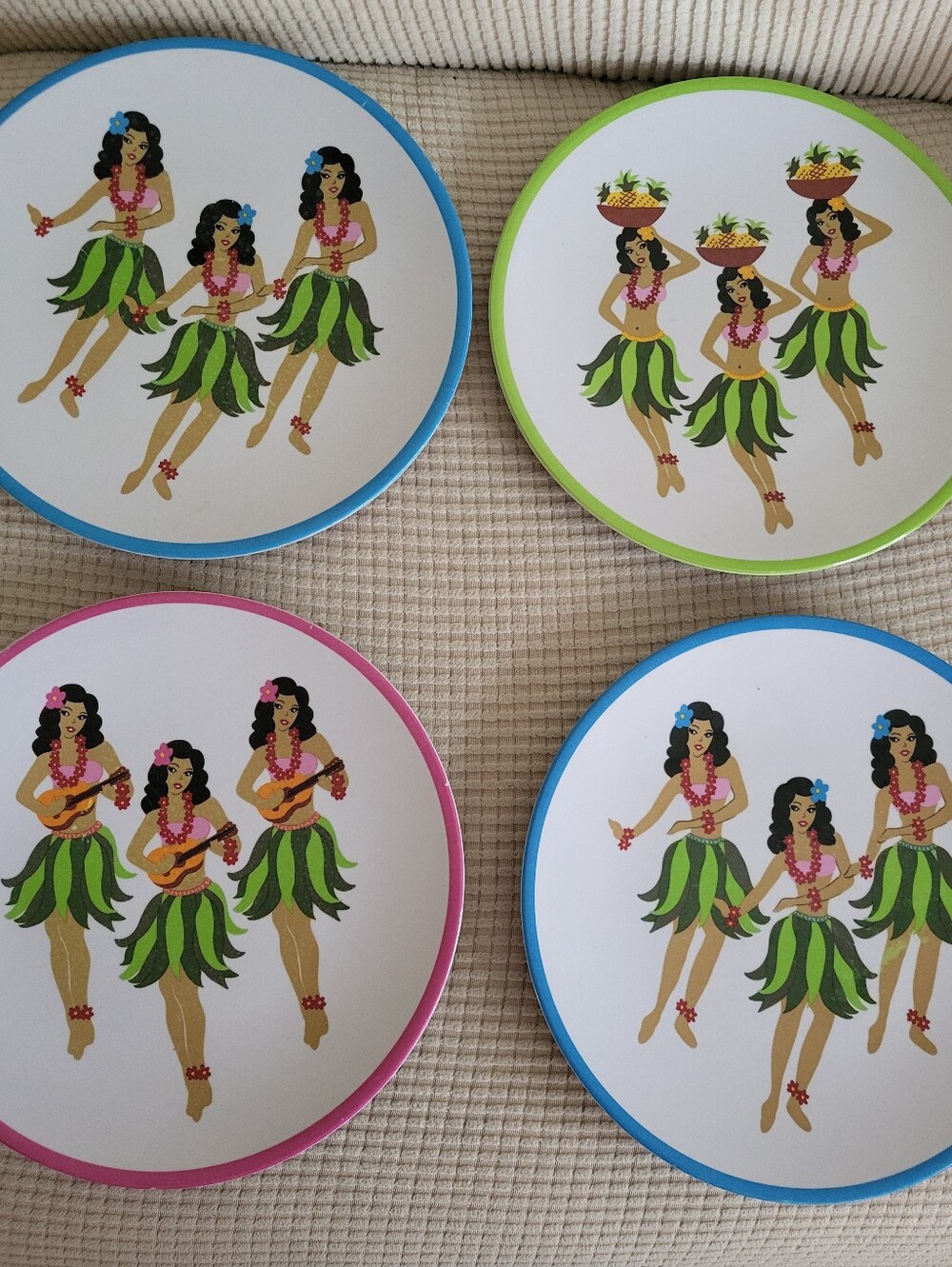 Vintage Set Of 4 Melamine Plastic Hula Dancers Plates MCM EUC 9”